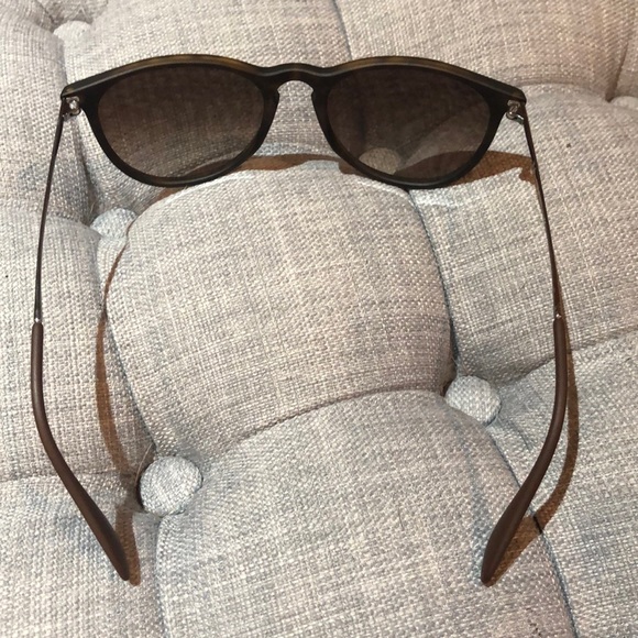 Ray Ban Polarized Round Sunglasses - Picture 2 of 3